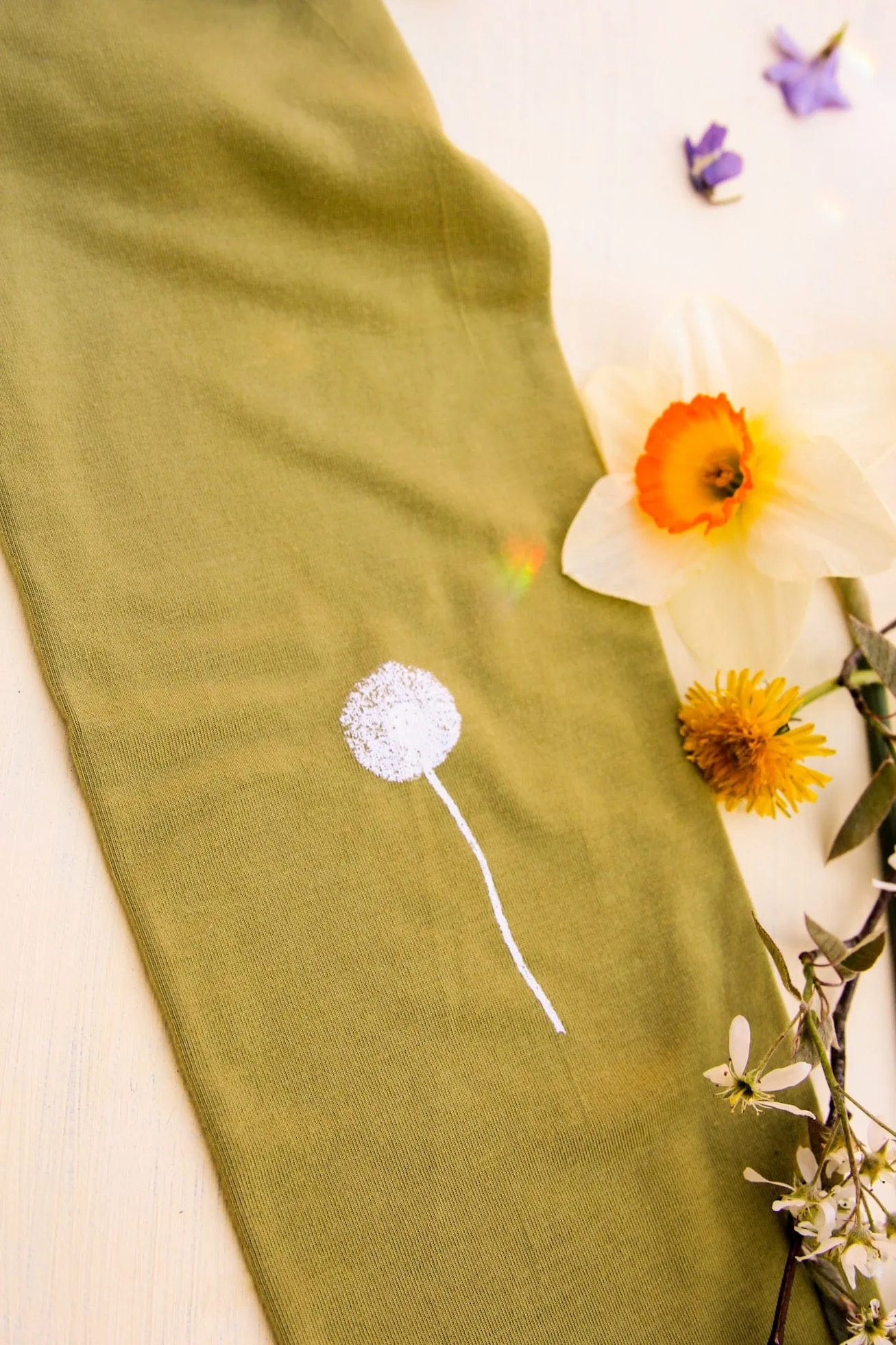 Dandelion Phases Leggings